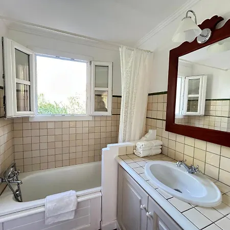 Les Restanques Maison 12 דירה *